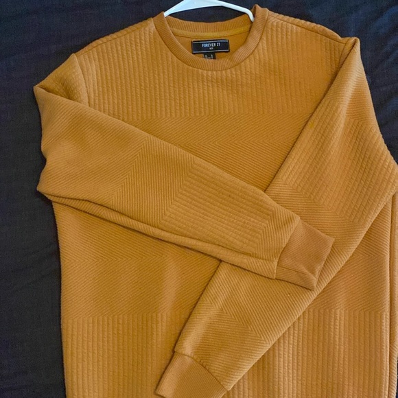 Sweater - Picture 1 of 4